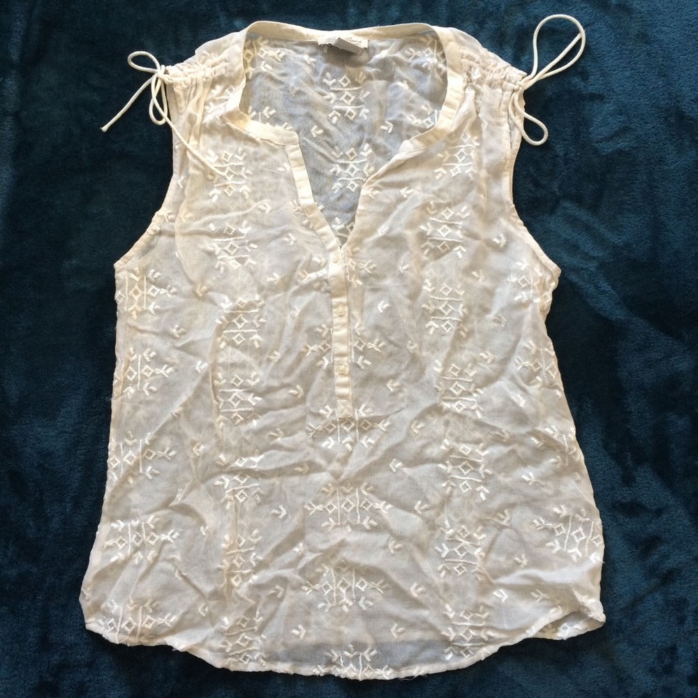 🍀 Lucky Brand 🍀 Sheer top! 💕